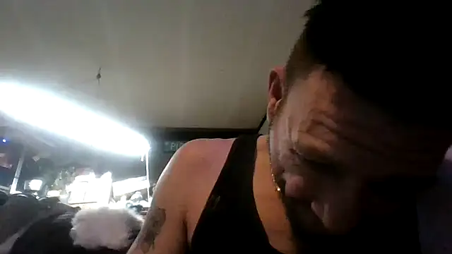 Snapshot of gettinit2wice chatting on October 31, 2025, 8:49 pm gettinit2wice online show from October 31, 2025, 8:49 pm