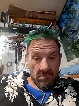 Snapshot of gettinit2wice chatting on April 24, 2026, 9:17 pm gettinit2wice online show from April 24, 2026, 9:17 pm