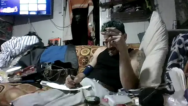 Snapshot of gettinit2wice chatting on June 5, 2026, 2:27 am gettinit2wice online show from June 5, 2026, 2:27 am