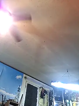 Snapshot of gettinit2wice chatting on April 7, 2026, 1:18 am gettinit2wice online show from April 7, 2026, 1:18 am