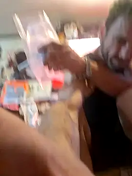 Snapshot of gettinit2wice chatting on April 9, 2026, 10:27 pm gettinit2wice online show from April 9, 2026, 10:27 pm