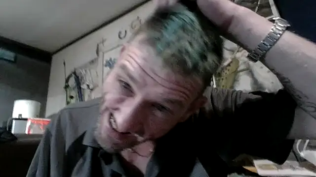 Snapshot of gettinit2wice chatting on October 17, 2025, 3:43 am gettinit2wice online show from October 17, 2025, 3:43 am