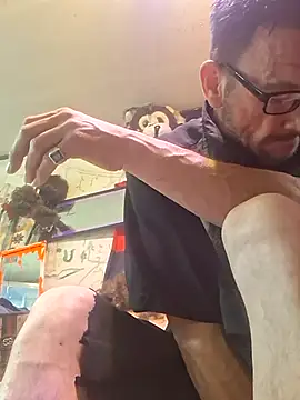 Snapshot of gettinit2wice chatting on March 29, 2026, 8:05 am gettinit2wice online show from March 29, 2026, 8:05 am