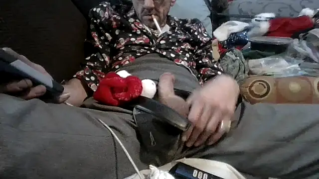 Snapshot of gettinit2wice chatting on November 28, 2025, 9:53 am gettinit2wice online show from November 28, 2025, 9:53 am