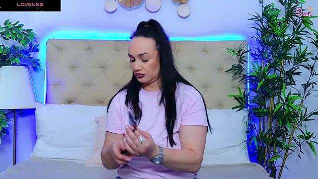 Snapshot of DaliyaArabian chatting on June 2, 2026, 11:32 am DaliyaArabian online show from June 2, 2026, 11:32 am