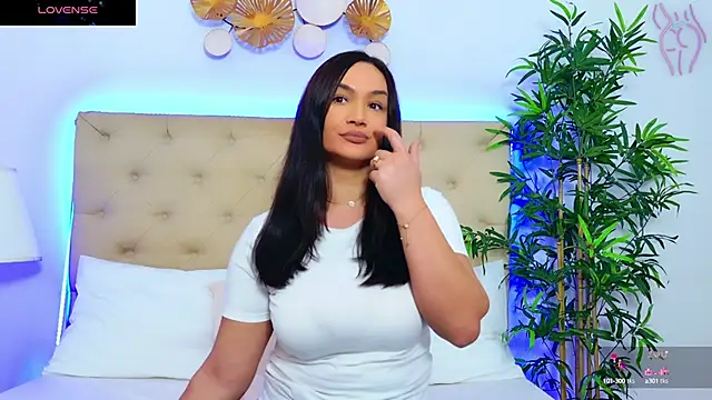 Snapshot of DaliyaArabian chatting on October 13, 2025, 10:17 am DaliyaArabian online show from October 13, 2025, 10:17 am