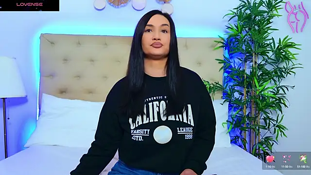 Snapshot of DaliyaArabian chatting on October 15, 2025, 12:13 pm DaliyaArabian online show from October 15, 2025, 12:13 pm