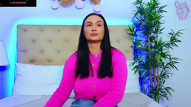 Snapshot of DaliyaArabian chatting on October 22, 2025, 12:04 pm DaliyaArabian online show from October 22, 2025, 12:04 pm