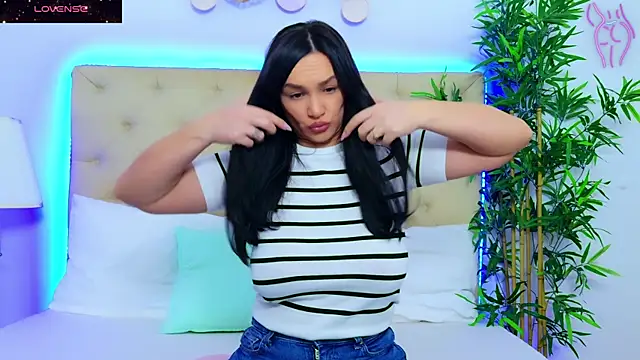 Snapshot of DaliyaArabian chatting on November 20, 2025, 1:01 pm DaliyaArabian online show from November 20, 2025, 1:01 pm