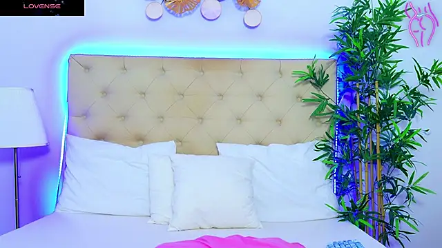 Snapshot of DaliyaArabian chatting on November 11, 2025, 1:06 pm DaliyaArabian online show from November 11, 2025, 1:06 pm