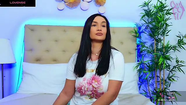 Snapshot of DaliyaArabian chatting on October 20, 2025, 11:55 am DaliyaArabian online show from October 20, 2025, 11:55 am