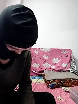 Snapshot of couple00795 chatting on December 11, 2024, 4:07 am couple00795 online show from December 11, 2024, 4:07 am