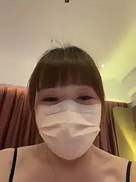 Snapshot of Lucky-Anna001 chatting on May 13, 2026, 1:29 pm Lucky-Anna001 online show from May 13, 2026, 1:29 pm