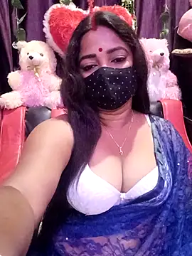 Snapshot of ella_mariya chatting on April 27, 2026, 6:06 pm ella mariya online show from April 27, 2026, 6:06 pm