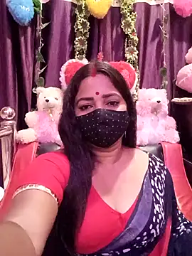 Snapshot of ella_mariya chatting on April 26, 2026, 7:11 pm ella mariya online show from April 26, 2026, 7:11 pm