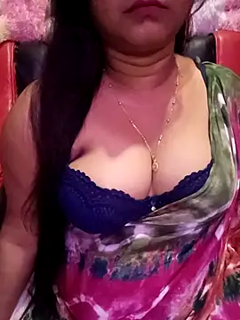 Snapshot of ella_mariya chatting on April 19, 2026, 7:27 pm ella mariya online show from April 19, 2026, 7:27 pm
