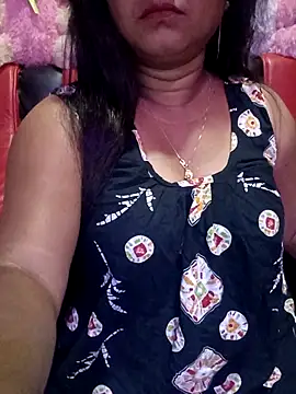 Snapshot of ella_mariya chatting on April 12, 2026, 7:17 pm ella mariya online show from April 12, 2026, 7:17 pm