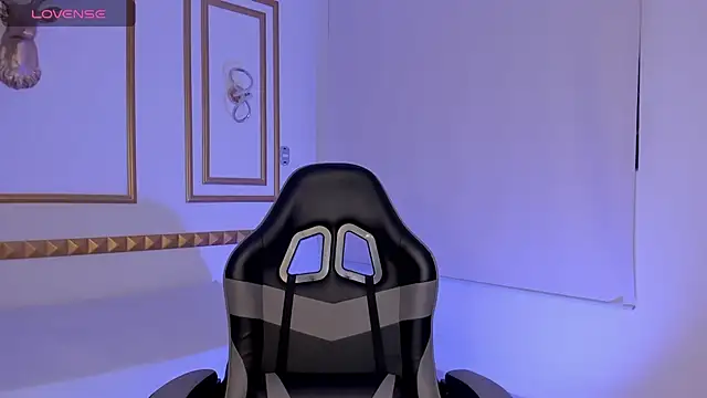 caro03x online show from October 30, 2025, 2:21 am