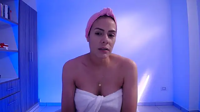 candydowson1 online show from February 20, 2026, 8:11 pm