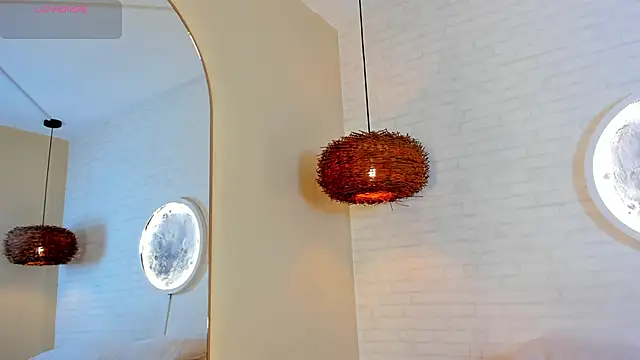 Elise Diamond online show from October 10, 2025, 2:45 am