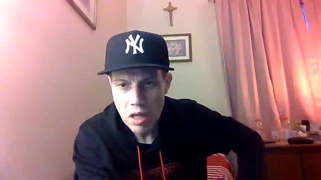 Snapshot of kollzCloudzz chatting on April 23, 2026, 10:22 am kollzCloudzz online show from April 23, 2026, 10:22 am