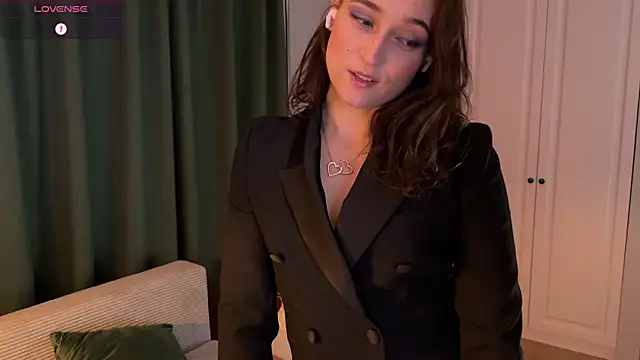 Snapshot of Pavlyna chatting on November 18, 2025, 6:00 pm Pavlyna online show from November 18, 2025, 6:00 pm