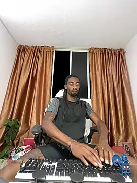 Snapshot of Malkon_Big chatting on June 18, 2026, 11:54 pm Malkon Big online show from June 18, 2026, 11:54 pm
