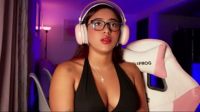 Snapshot of MavyStar chatting on February 22, 2026, 12:13 am MavyStar online show from February 22, 2026, 12:13 am