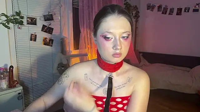 Jenny darling love online show from May 6, 2026, 6:12 pm