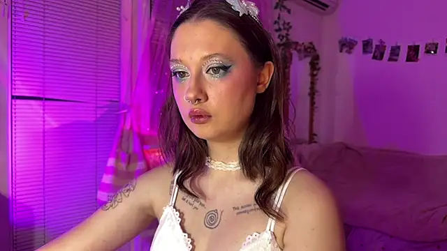 Jenny darling love online show from June 20, 2026, 6:57 pm