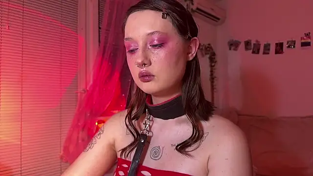 Jenny darling love online show from June 15, 2026, 8:19 pm