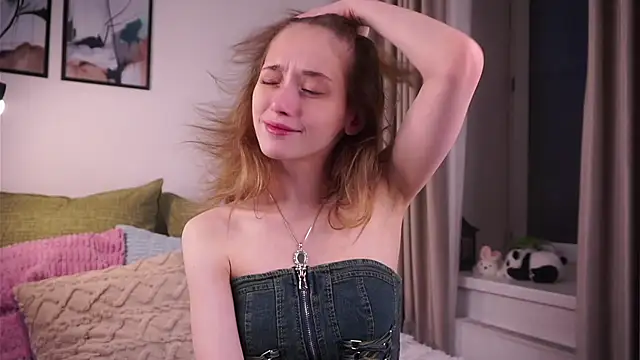 EdlinHargus online show from November 18, 2025, 1:10 am