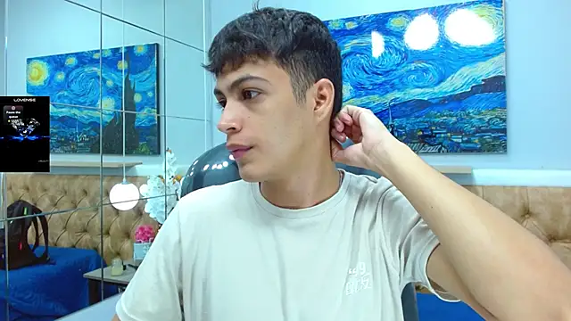 SkinnyBoy  online show from November 18, 2025, 12:30 pm