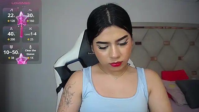 Ashley piinkk  online show from May 23, 2026, 4:22 am