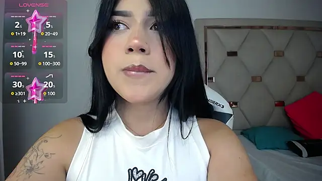 Ashley piinkk  online show from June 16, 2026, 4:01 am