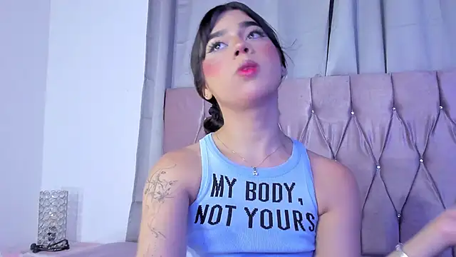 Snapshot of Ashley_piinkk_ chatting on February 25, 2025, 7:20 am Ashley piinkk  online show from February 25, 2025, 7:20 am