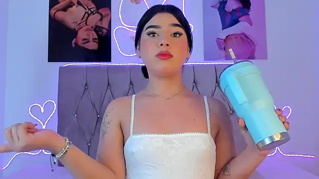 Ashley piinkk  online show from May 6, 2026, 6:50 am