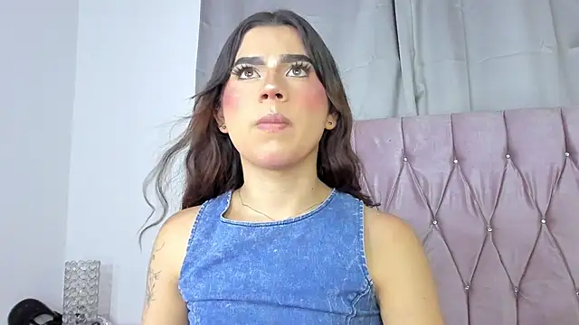 Snapshot of Ashley_piinkk_ chatting on February 19, 2025, 5:16 am Ashley piinkk  online show from February 19, 2025, 5:16 am