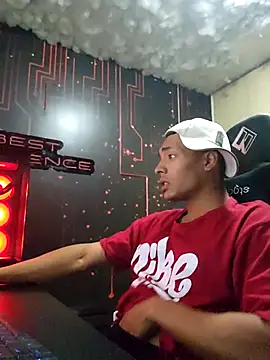 Snapshot of Jhonyblack_1 chatting on November 5, 2025, 6:00 pm Jhonyblack 1 online show from November 5, 2025, 6:00 pm