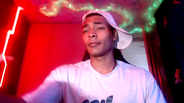 Snapshot of Jhonyblack_1 chatting on December 3, 2025, 7:13 pm Jhonyblack 1 online show from December 3, 2025, 7:13 pm