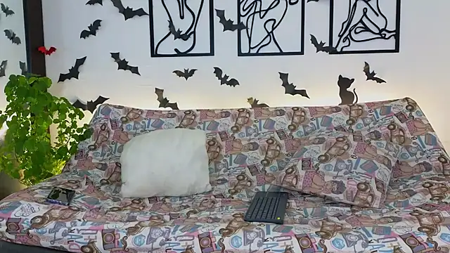 Nicole and deam13 online show from October 7, 2025, 11:50 pm