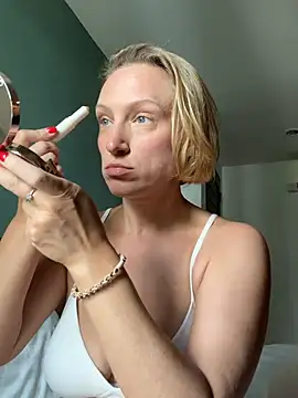 UmaTruewoman online show from July 8, 2026, 3:08 am