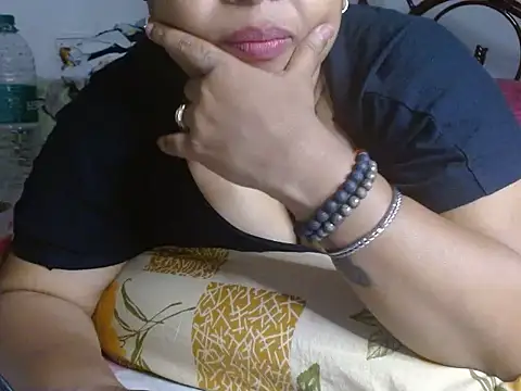 Snapshot of TASHa009 chatting on March 5, 2025, 4:35 pm TASHa009 online show from March 5, 2025, 4:35 pm