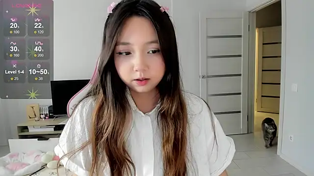 Fluffy Rose online show from May 7, 2026, 4:06 am
