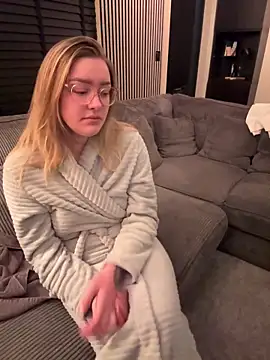 xX HotCouple Xx online show from December 16, 2025, 10:03 pm