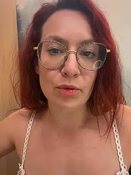 ladoucedu34 online show from July 7, 2026, 2:42 pm