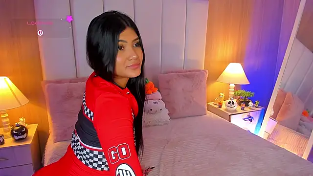 Snapshot of CaseyPiierce chatting on October 24, 2025, 8:19 pm CaseyPiierce online show from October 24, 2025, 8:19 pm