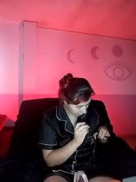 bonnie moon  online show from October 20, 2025, 9:48 pm