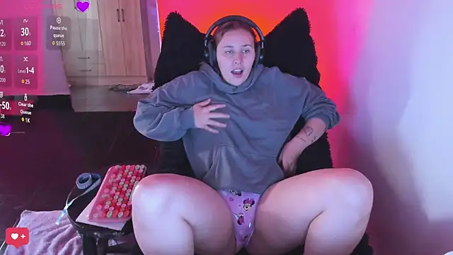 bonnie moon  online show from February 28, 2026, 2:39 pm