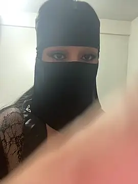 Snapshot of mari_layali chatting on June 7, 2026, 1:00 am mari layali online show from June 7, 2026, 1:00 am